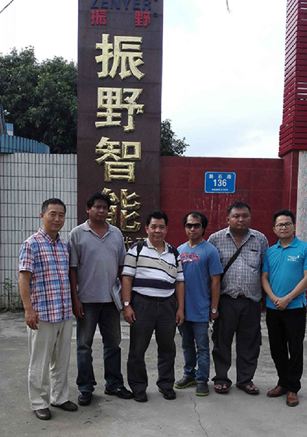 陳董事長(zhǎng)親自接待來自泰國(guó)的客戶，并親切合影留念。